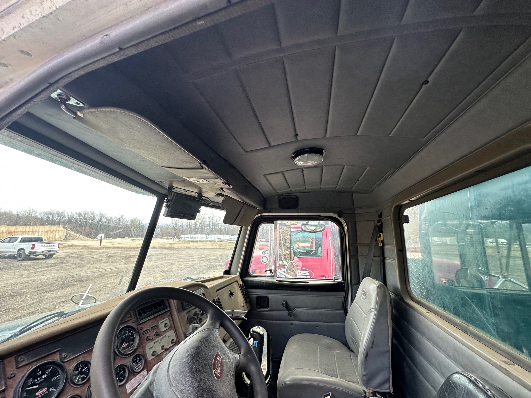 2002 PETERBILT 330 - view 16 of 61