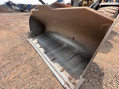 2023 DEERE 744P - Image 23