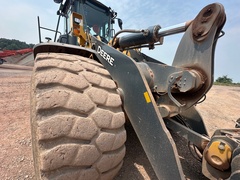 2023 DEERE 744P - Image 25