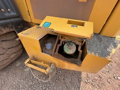 2023 DEERE 744P - Image 31