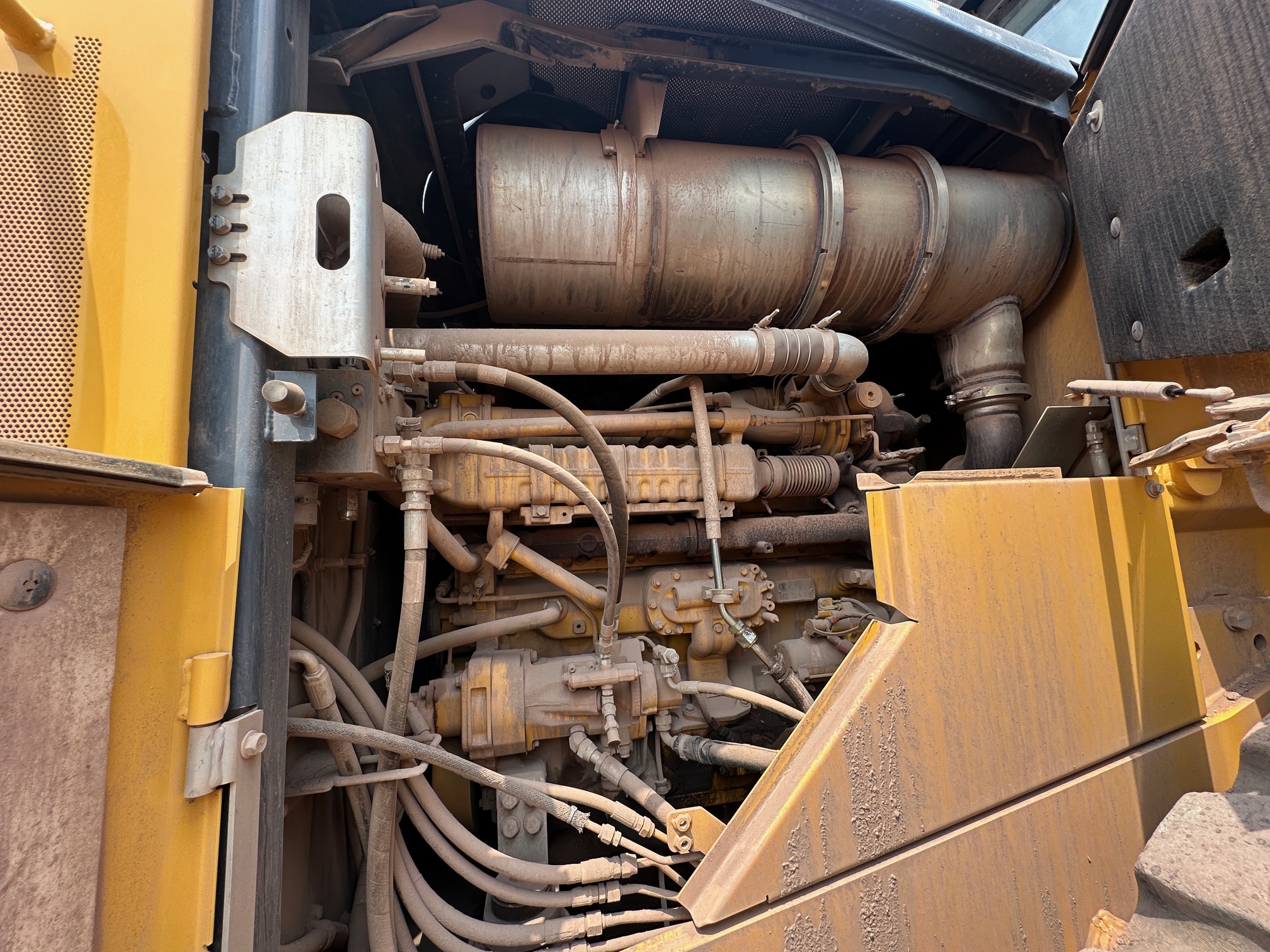 2023 DEERE 744P - Image 32