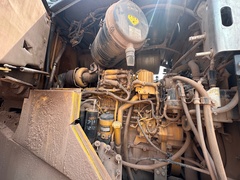 2023 DEERE 744P - Image 33