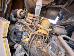 2023 DEERE 744P - Image 34