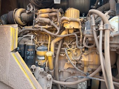 2023 DEERE 744P - Image 37