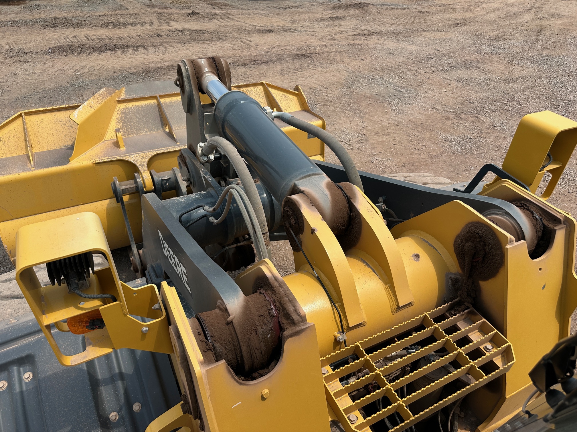 2023 DEERE 744P - Image 50