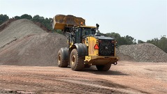 2023 DEERE 744P - Image 51