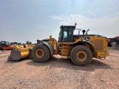 2023 DEERE 744P - Image 3