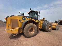 2023 DEERE 744P - Image 8