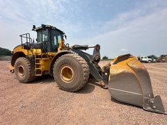 2023 DEERE 744P - Image 10