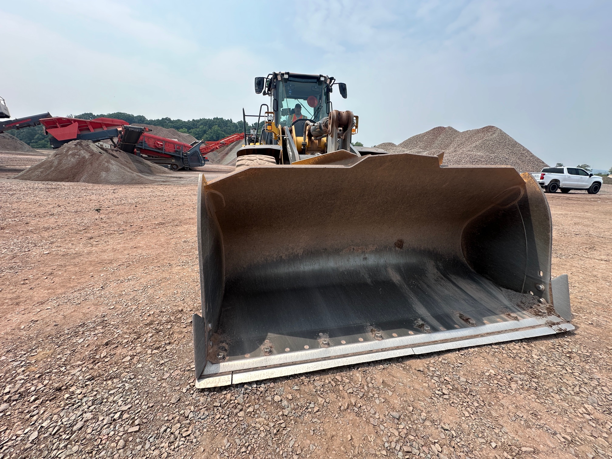 2023 DEERE 744P - view 13 of 53