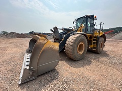 2023 DEERE 744P - Image 15