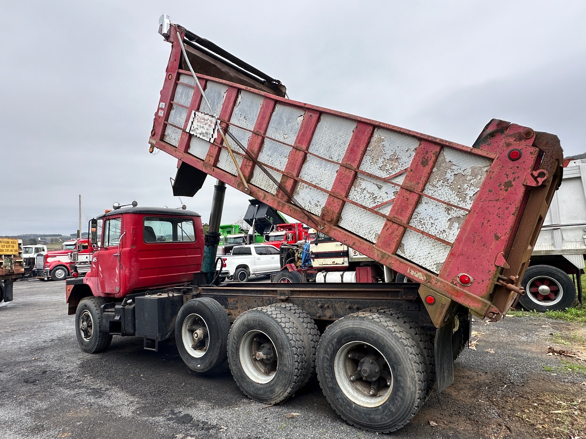 1977 MACK DM685 - view 1 of 43