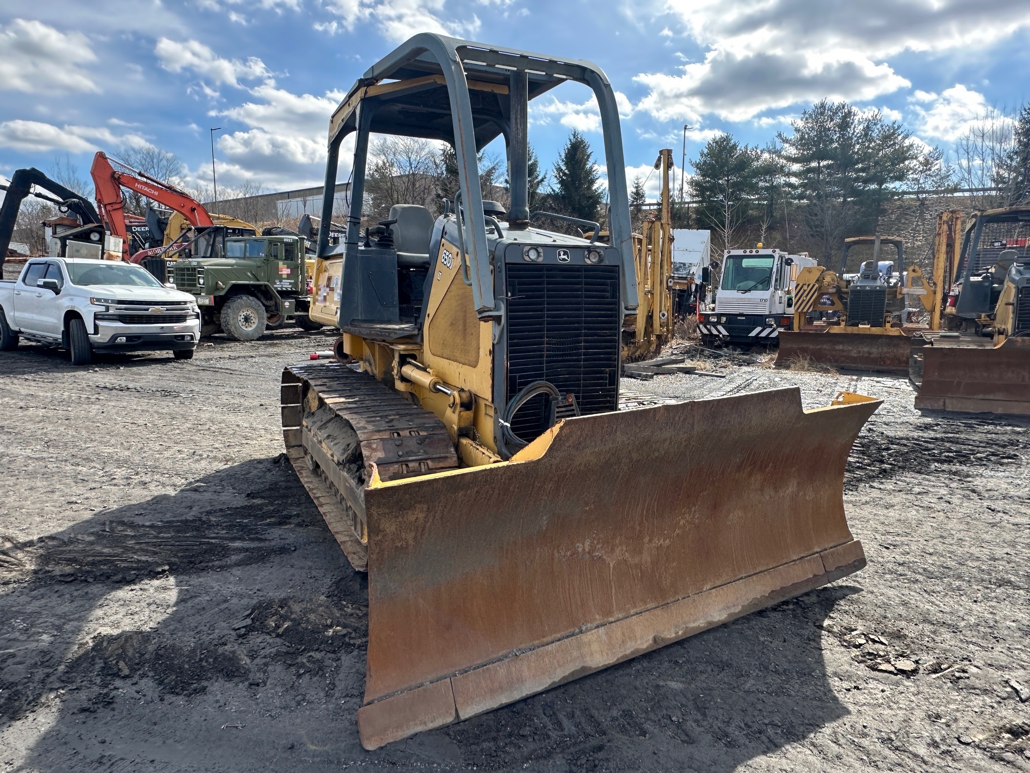 2005 DEERE 650J LT - view 6 of 34