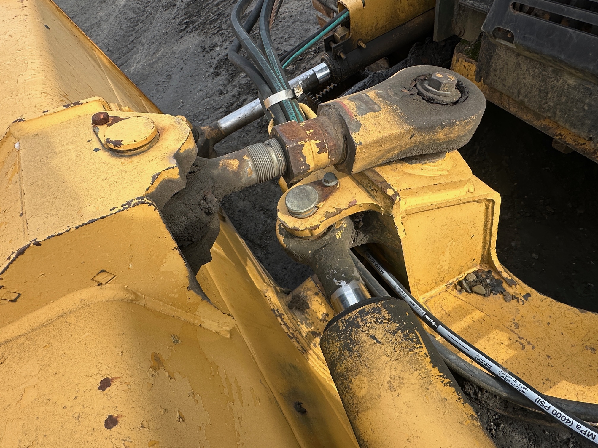 2005 DEERE 650J LT - Image 17