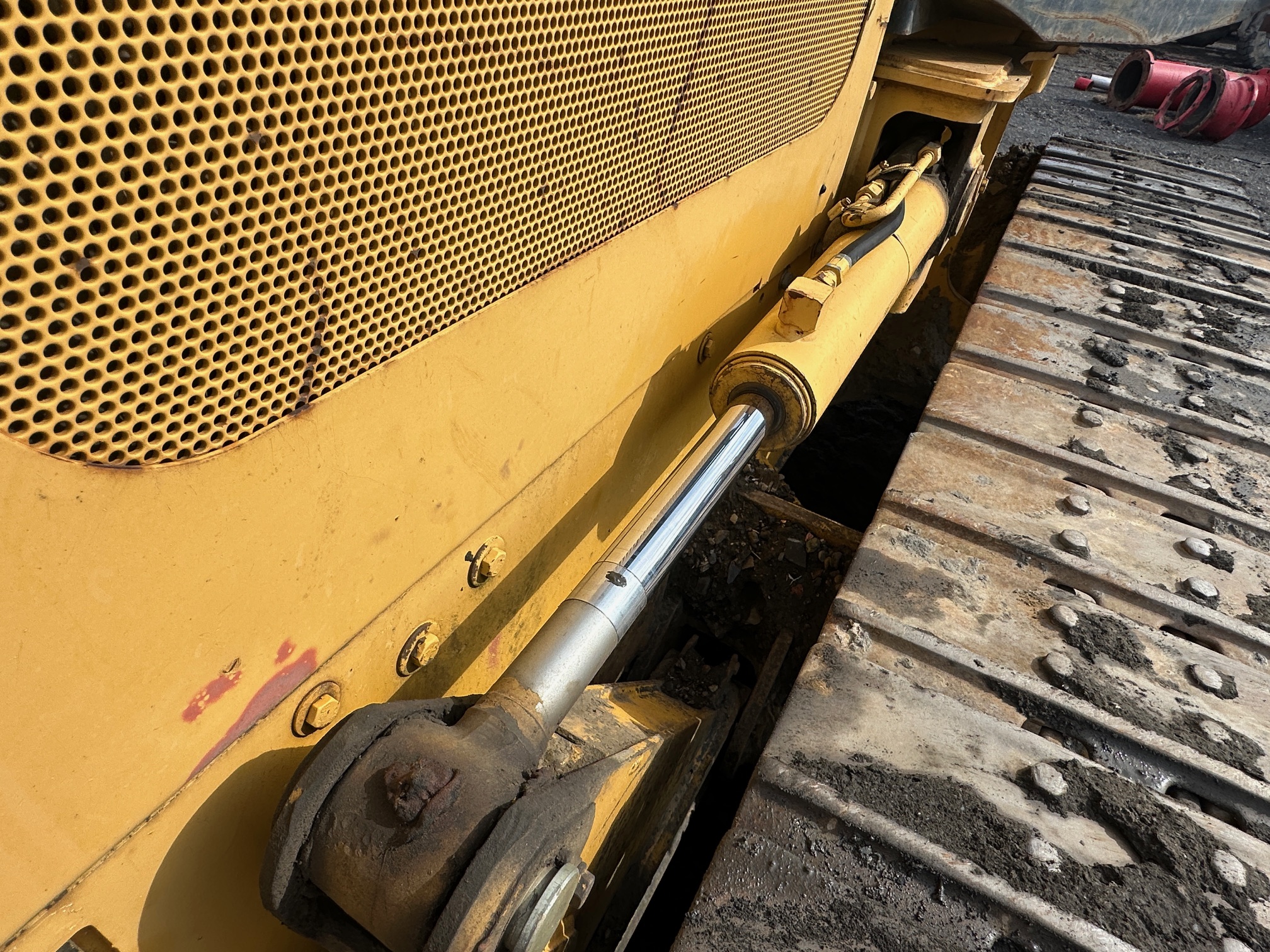 2005 DEERE 650J LT - view 19 of 34