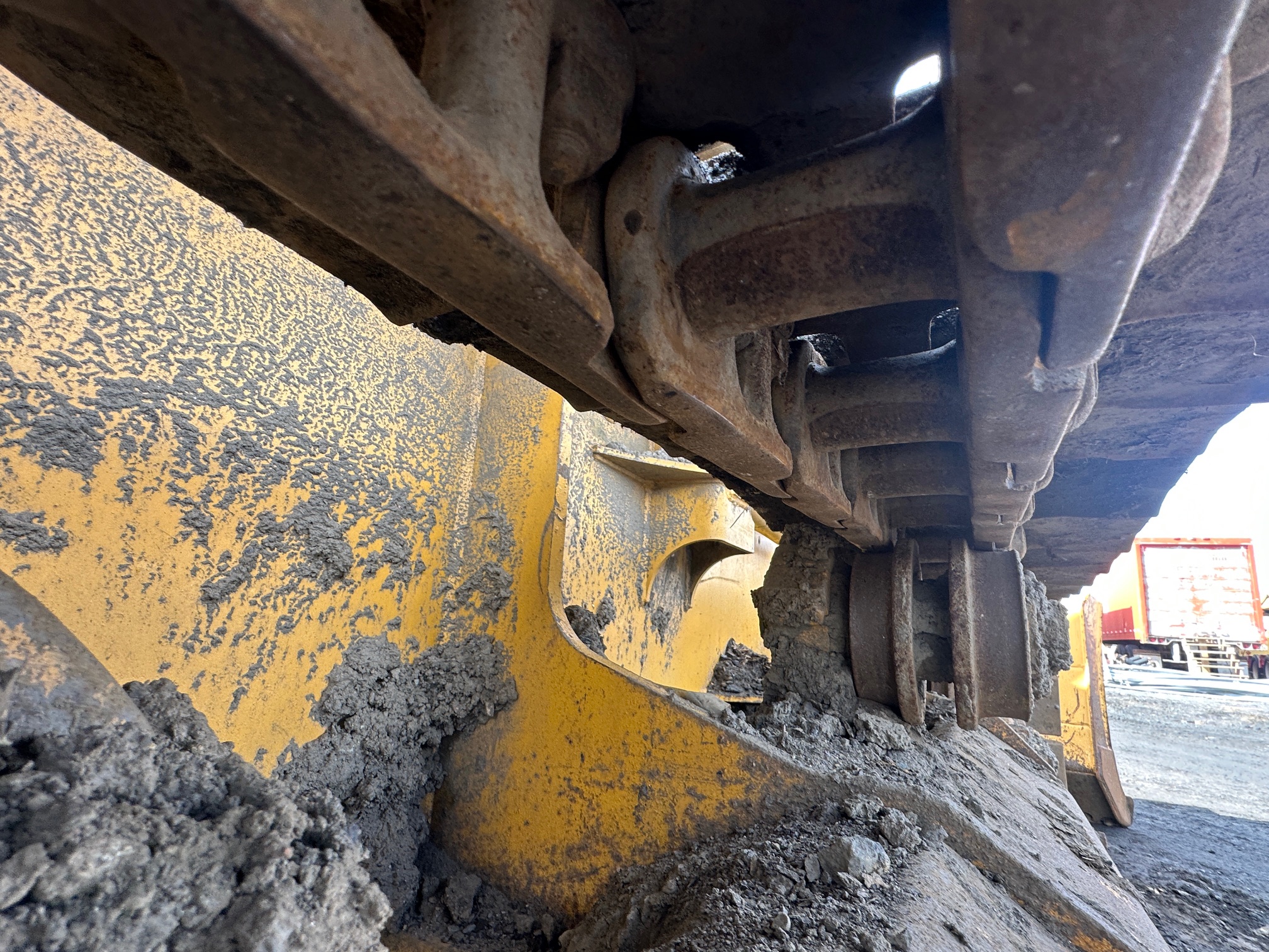 2005 DEERE 650J LT - Image 23