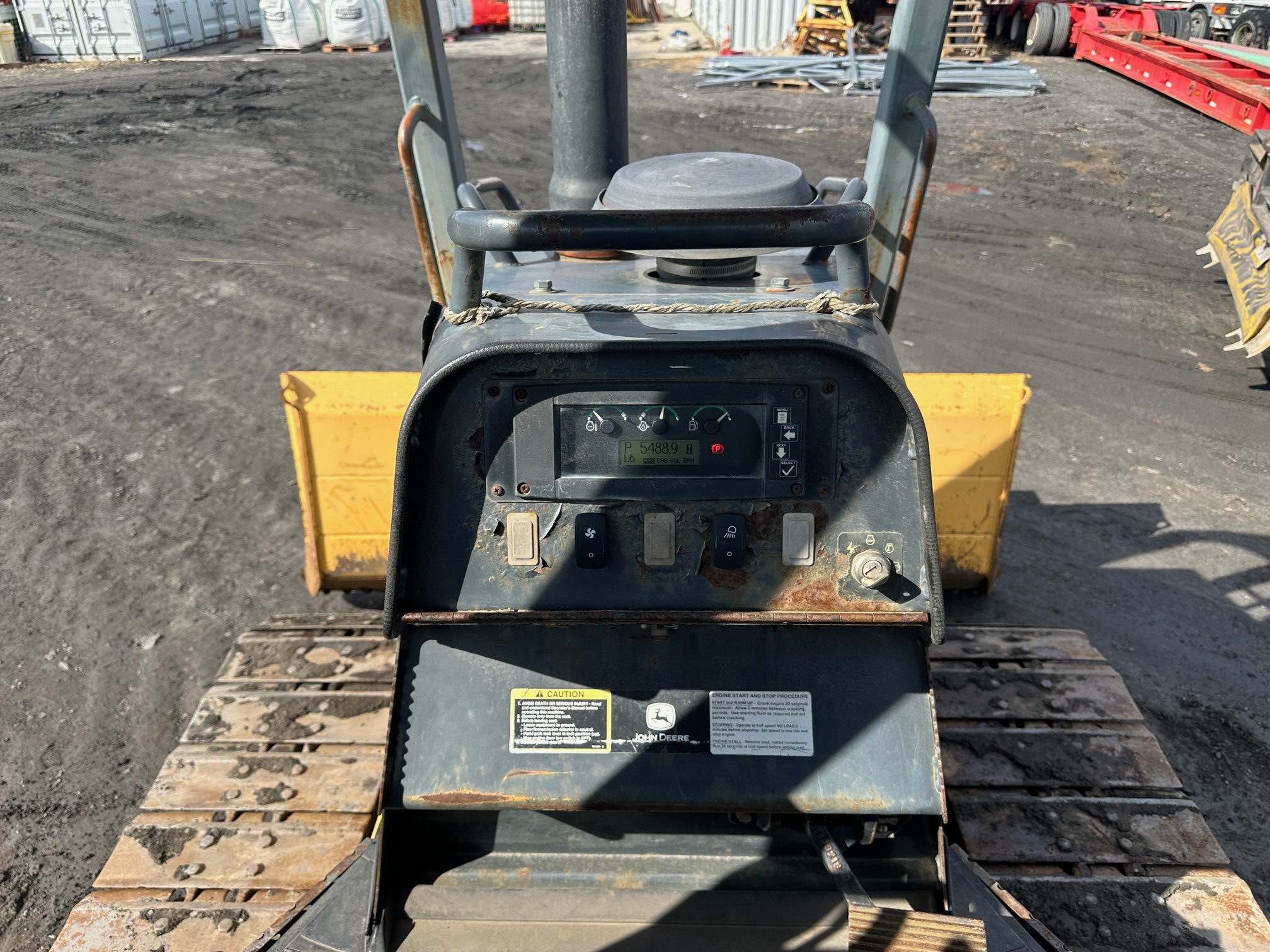 2005 DEERE 650J LT - Image 28