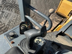 2005 DEERE 650J LT - Image 30