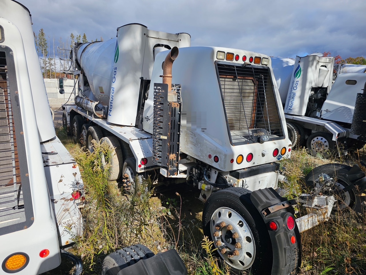 2015 OSHKOSH S-2146 Front Discharge - view 2 of 18