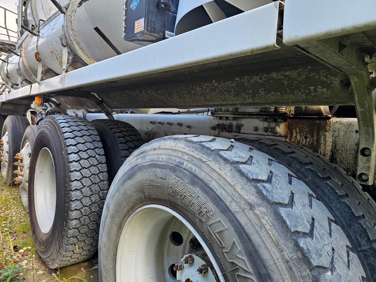 2015 OSHKOSH S-2146 Front Discharge - view 17 of 18