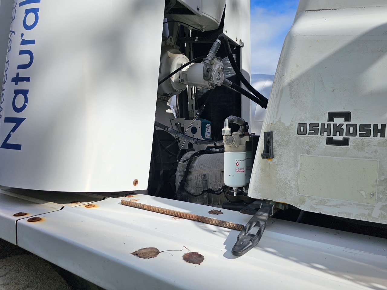 2015 OSHKOSH S-2146 Front Discharge - Image 4