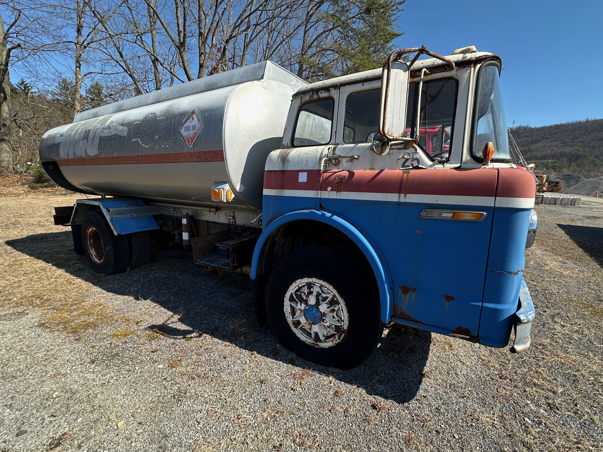 1976 FORD 8000