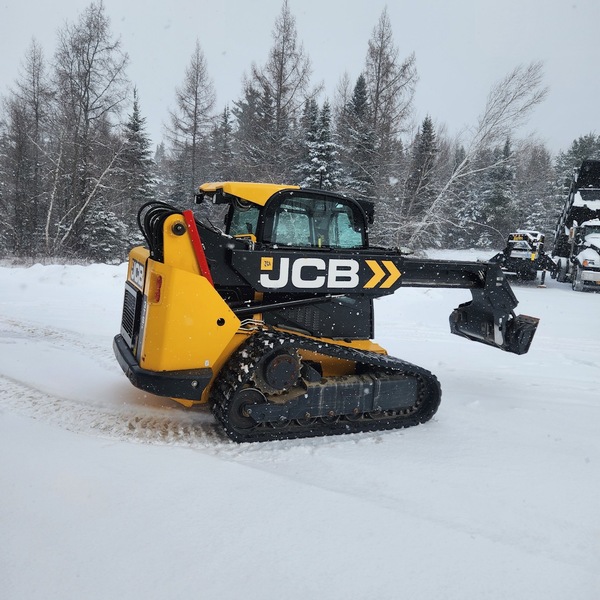 2018 JCB 3TS-8T