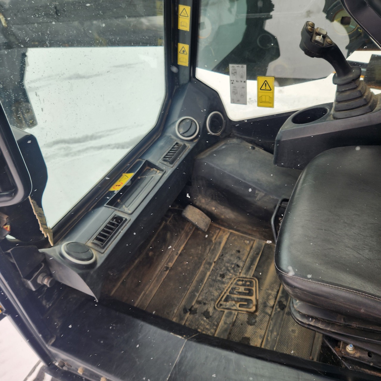 2018 JCB 3TS-8T - Image 18