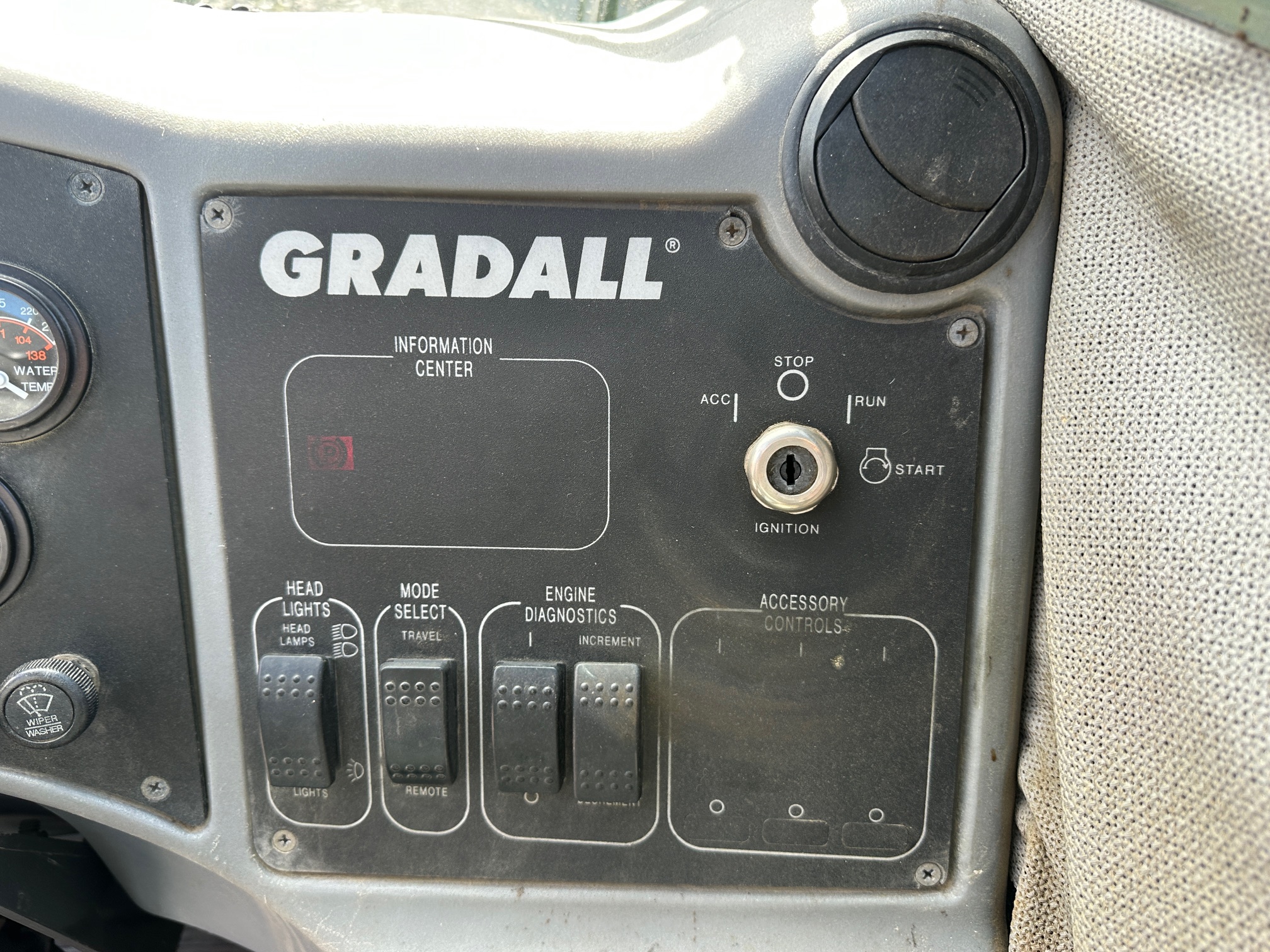 2002 GRADALL XL3100 - Image 29