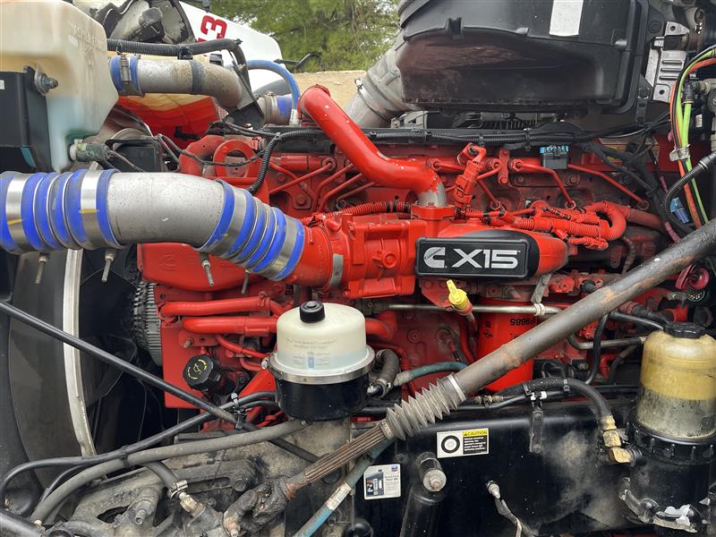 2022 PETERBILT 567 - view 4 of 7