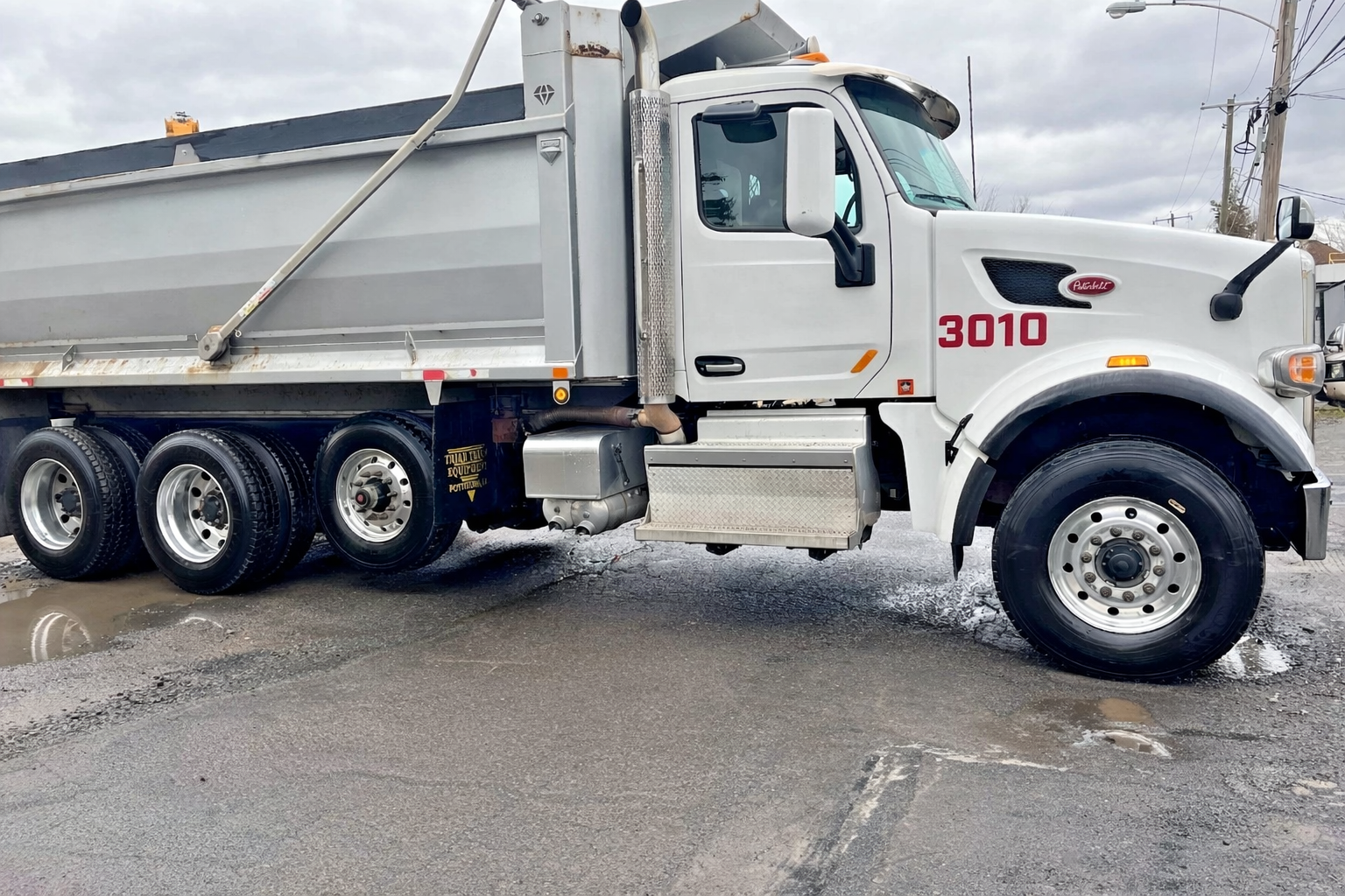 2022 PETERBILT 567 - view 2 of 7