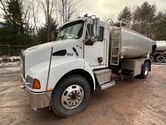 2004 KENWORTH T300 Fuel Tanker - Image 1