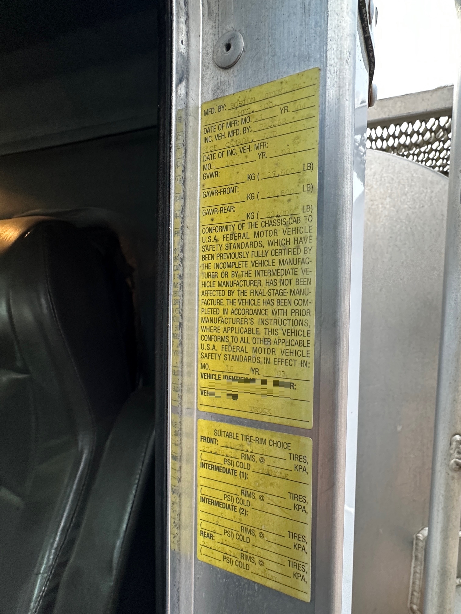 2004 KENWORTH T300 Fuel Tanker - Image 12