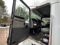 2004 KENWORTH T300 Fuel Tanker - Image 13