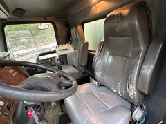 2004 KENWORTH T300 Fuel Tanker - Image 15