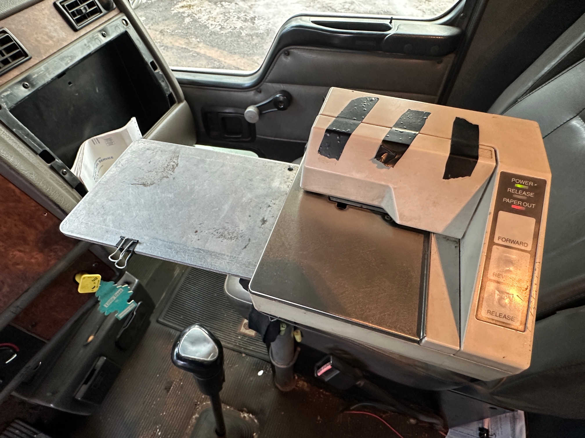 2004 KENWORTH T300 Fuel Tanker - Image 20