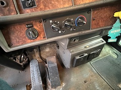 2004 KENWORTH T300 Fuel Tanker - Image 22