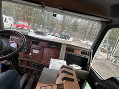 2004 KENWORTH T300 Fuel Tanker - Image 24