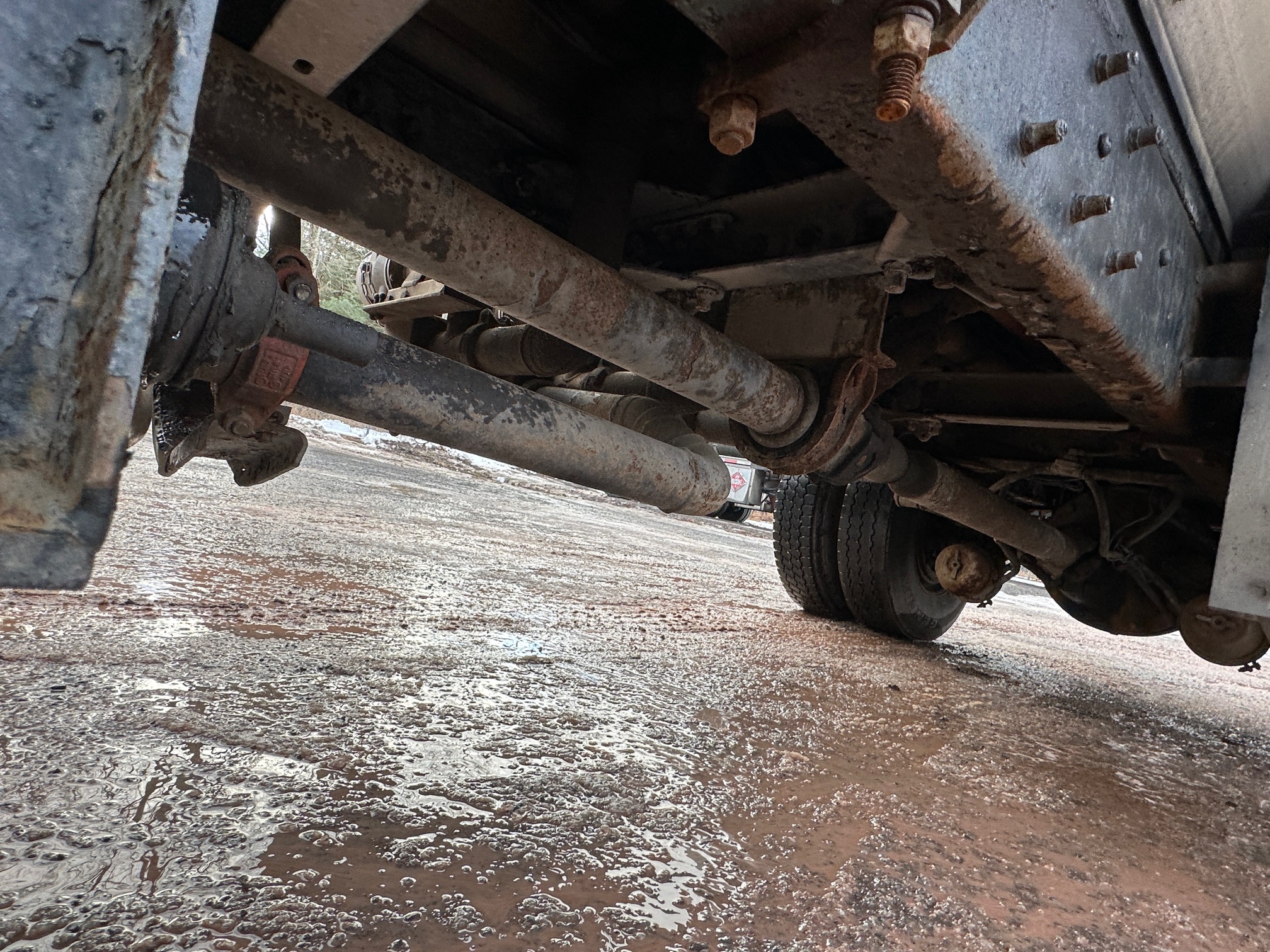 2004 KENWORTH T300 Fuel Tanker - Image 25