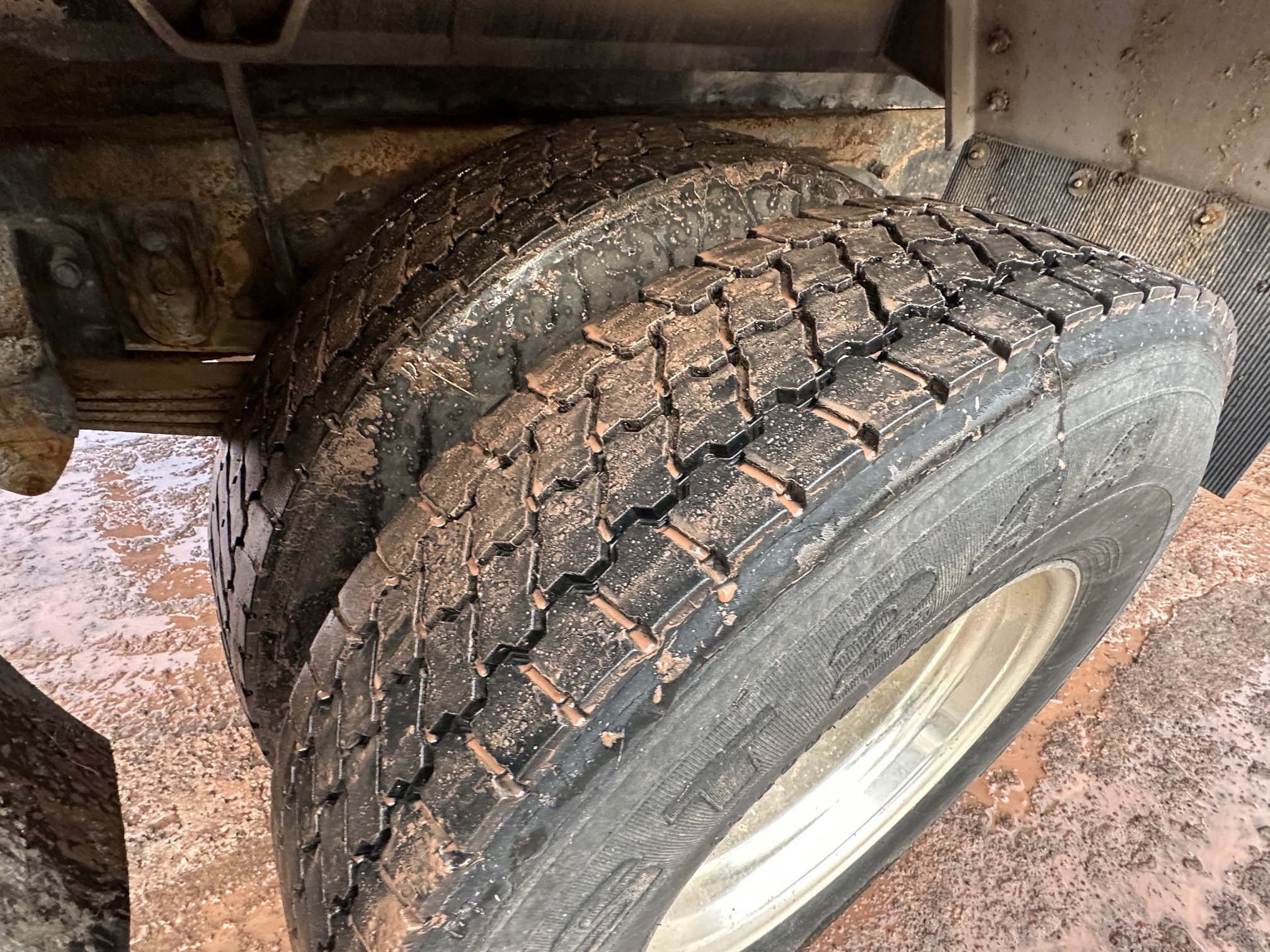 2004 KENWORTH T300 Fuel Tanker - Image 34