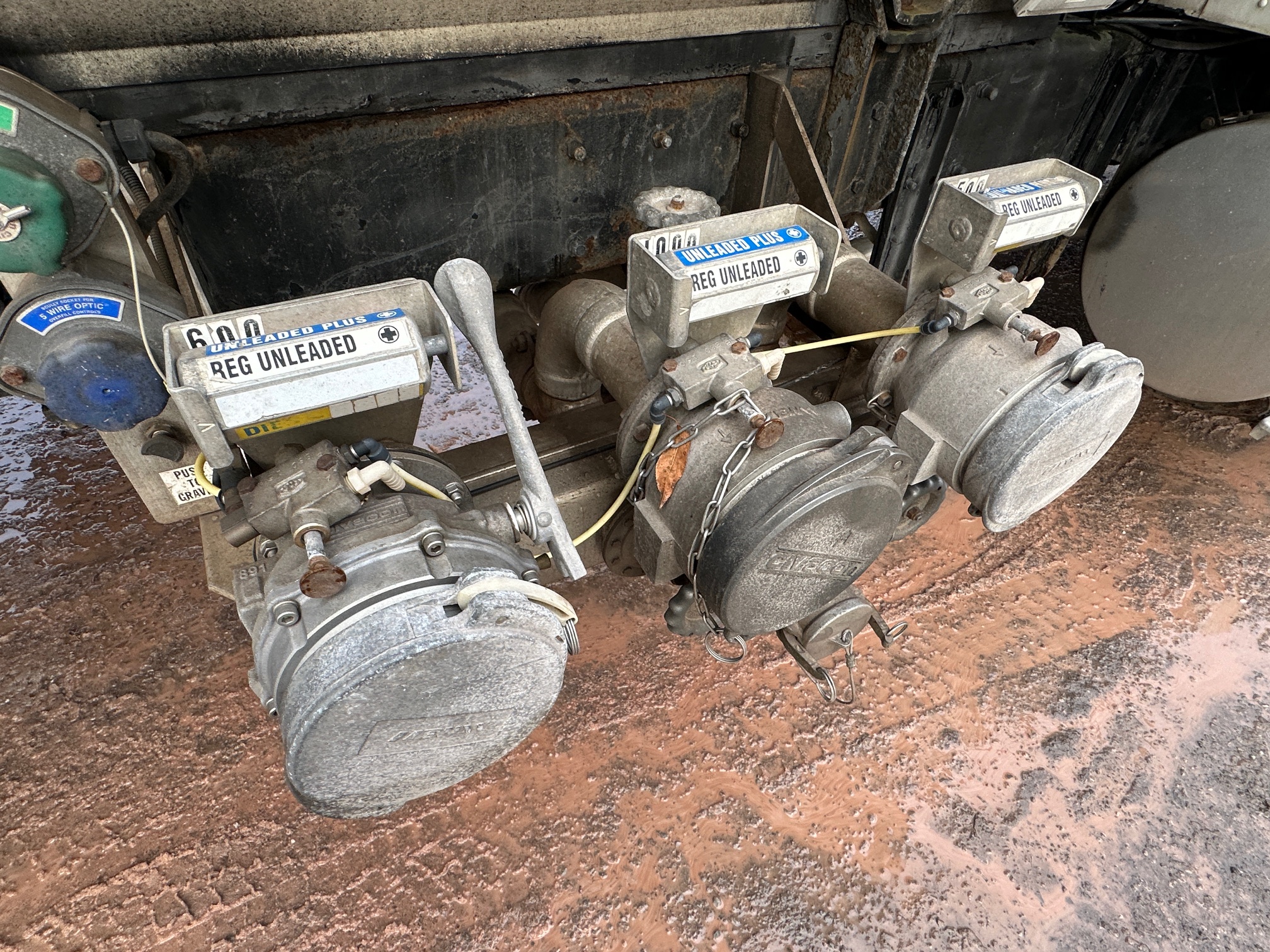 2004 KENWORTH T300 Fuel Tanker - Image 35