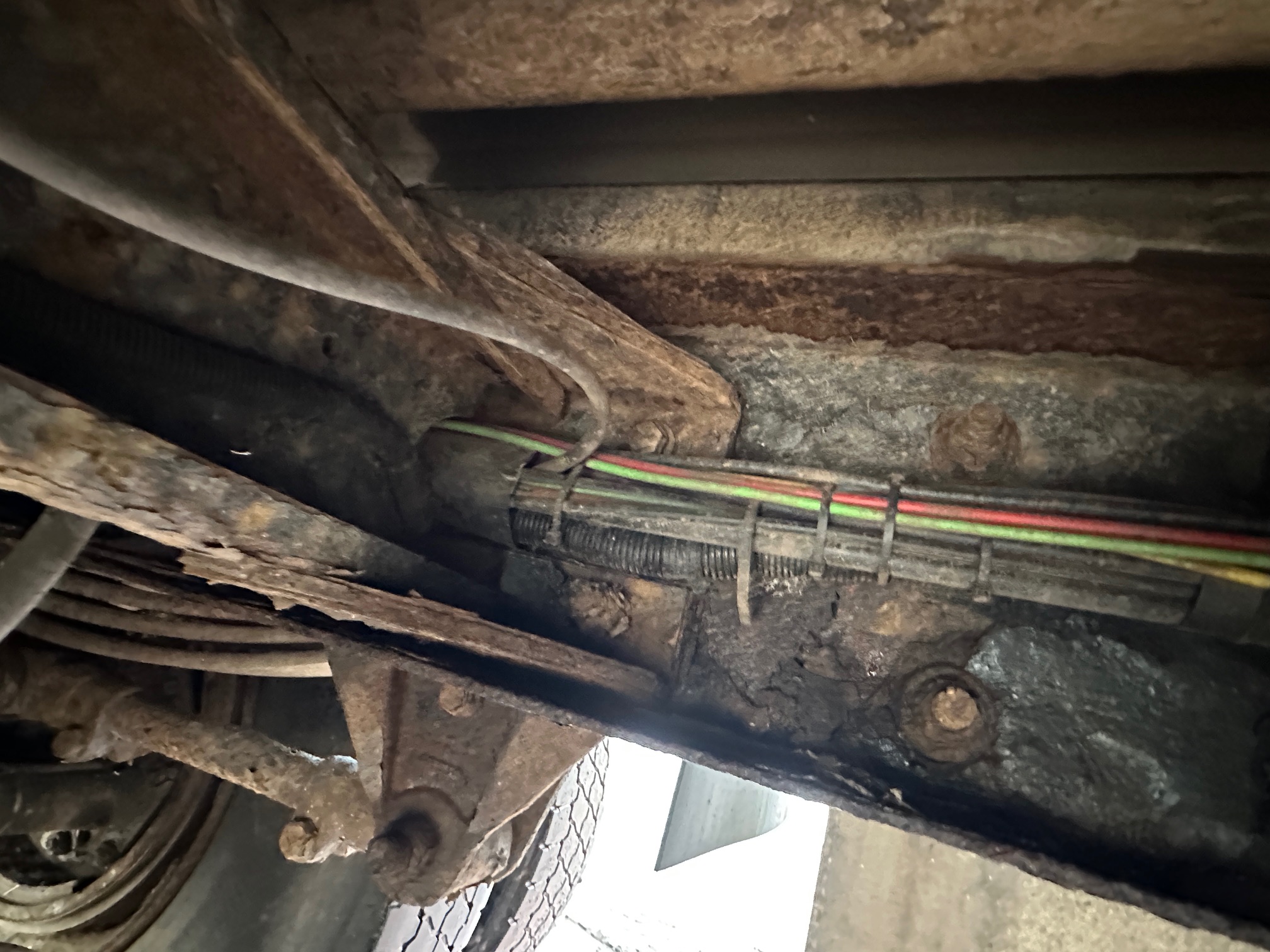 2004 KENWORTH T300 Fuel Tanker - Image 38