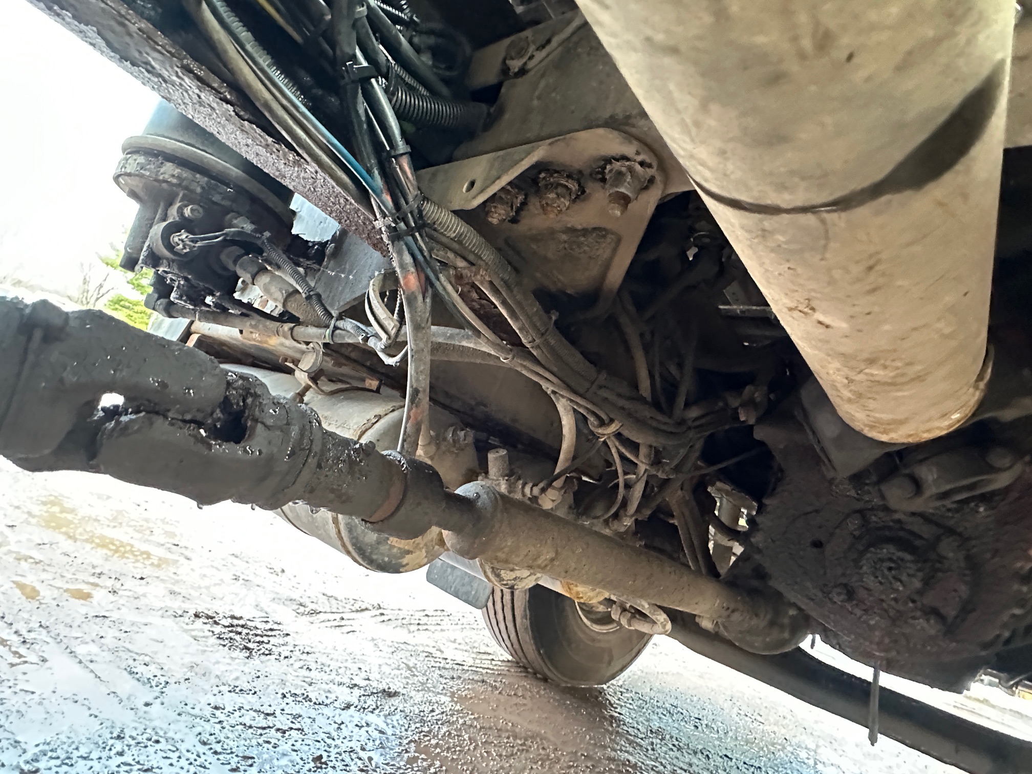 2004 KENWORTH T300 Fuel Tanker - Image 39