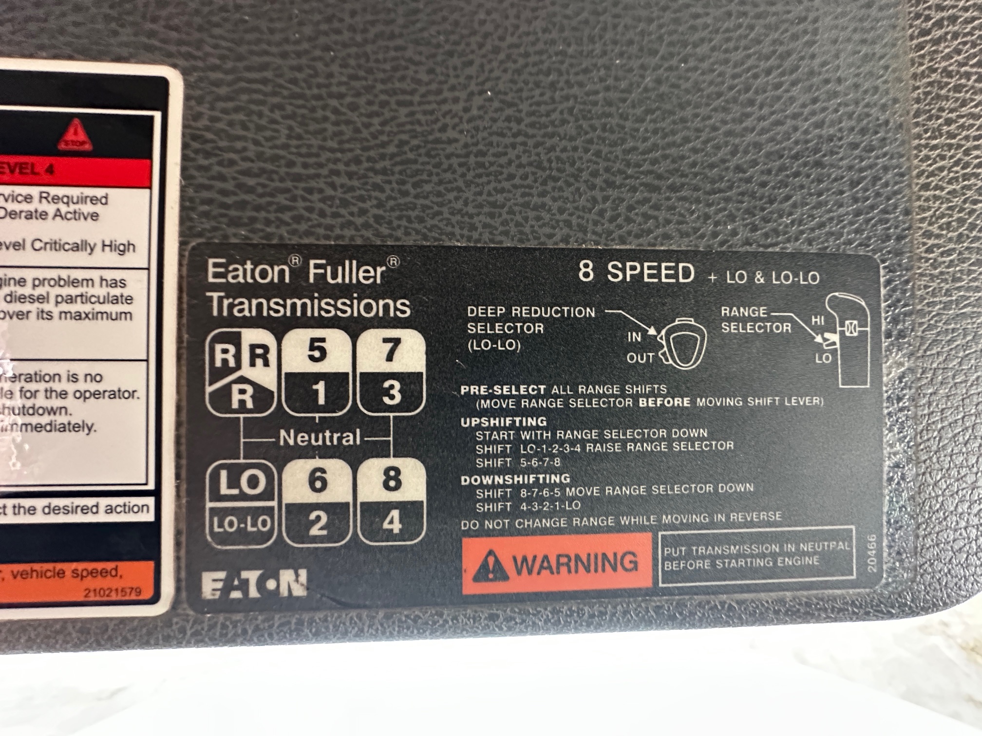 2008 VOLVO VHD64F200 - Image 22