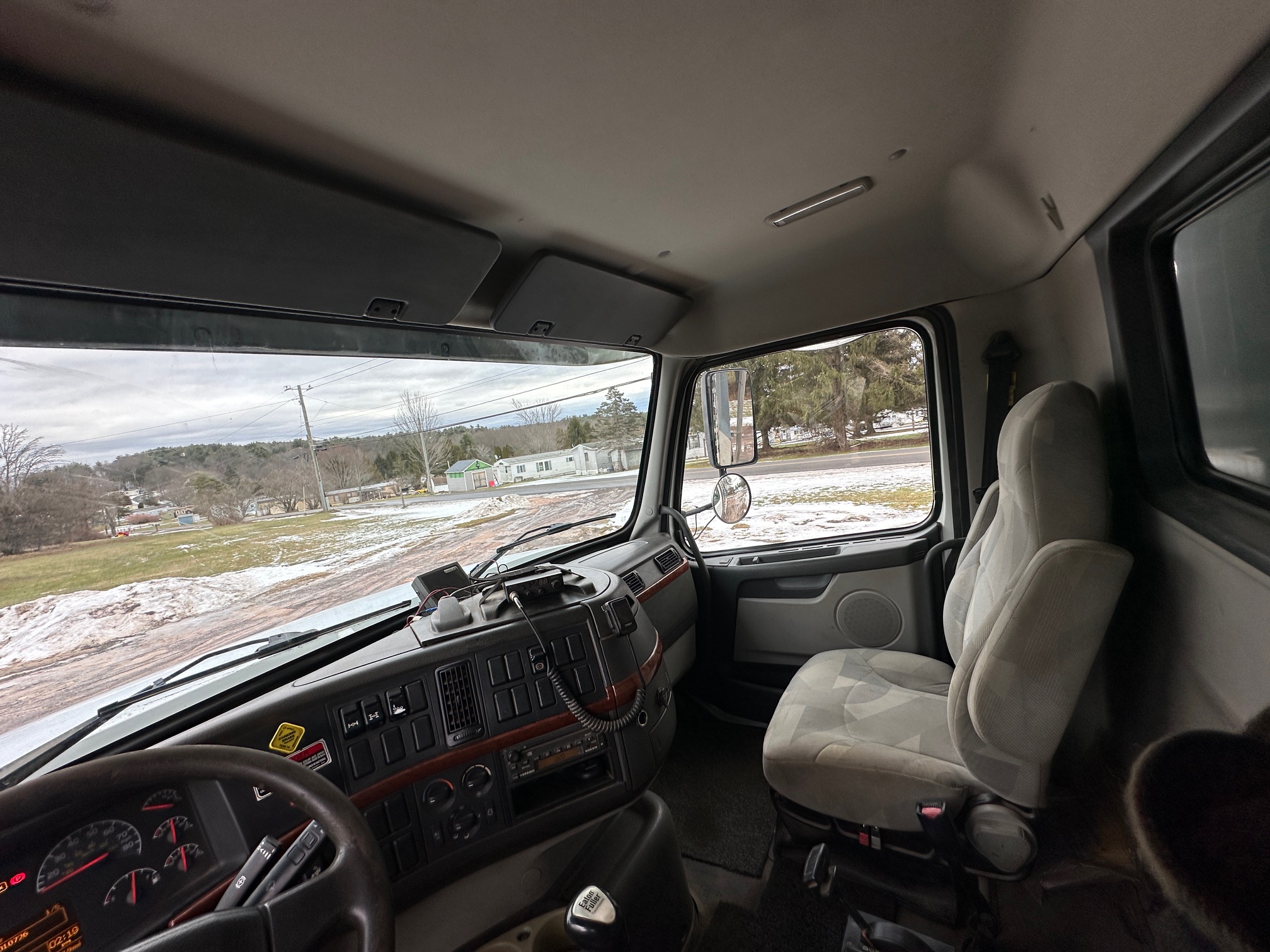 2008 VOLVO VHD64F200 - Image 23