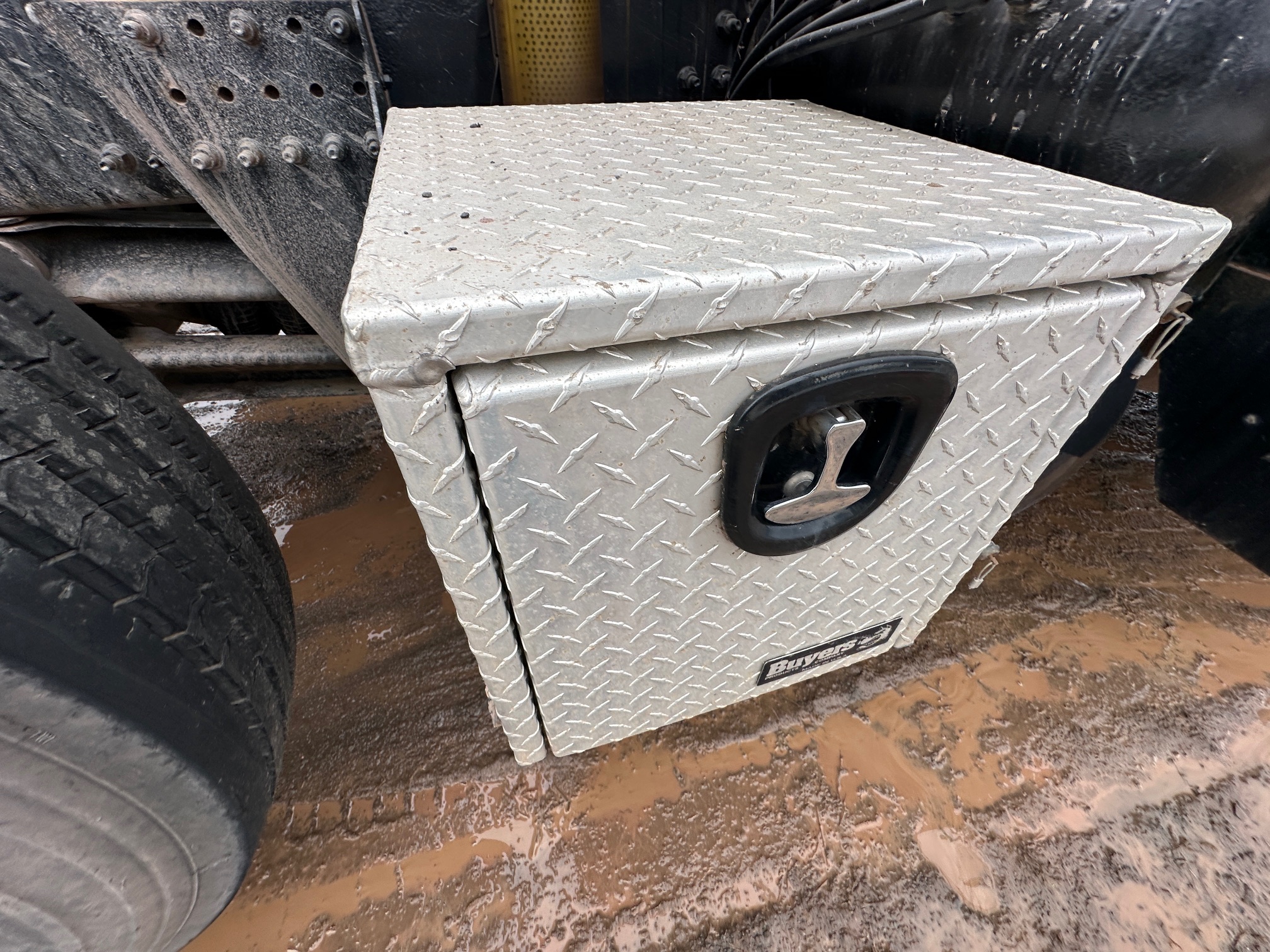 2008 VOLVO VHD64F200 - Image 42