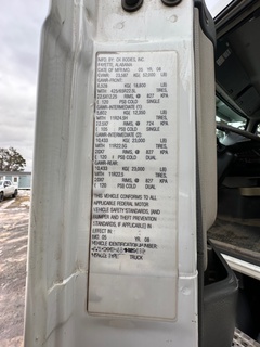 2008 VOLVO VHD64F200 - Image 61