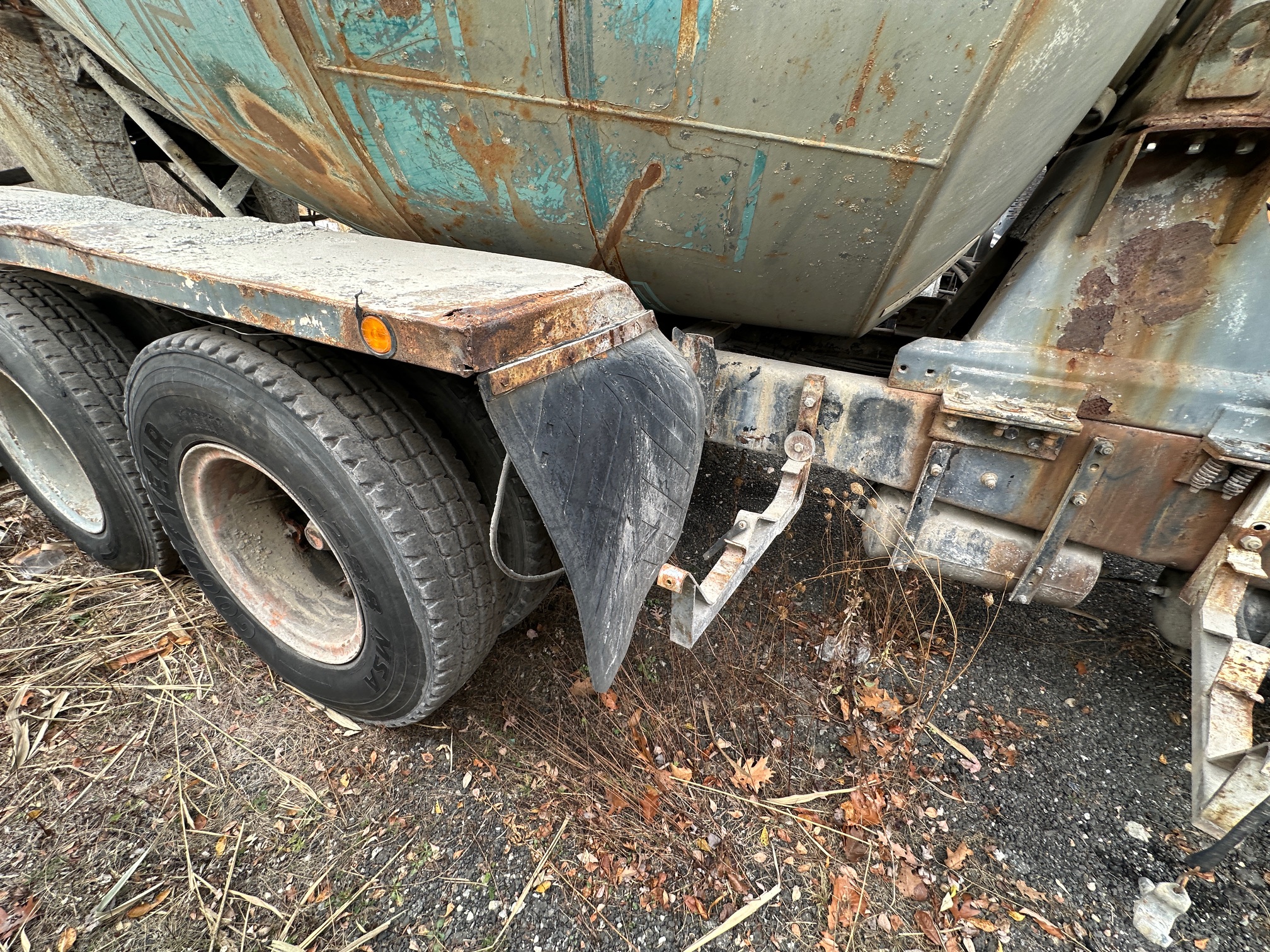 2001 MACK DM690SX - Image 10