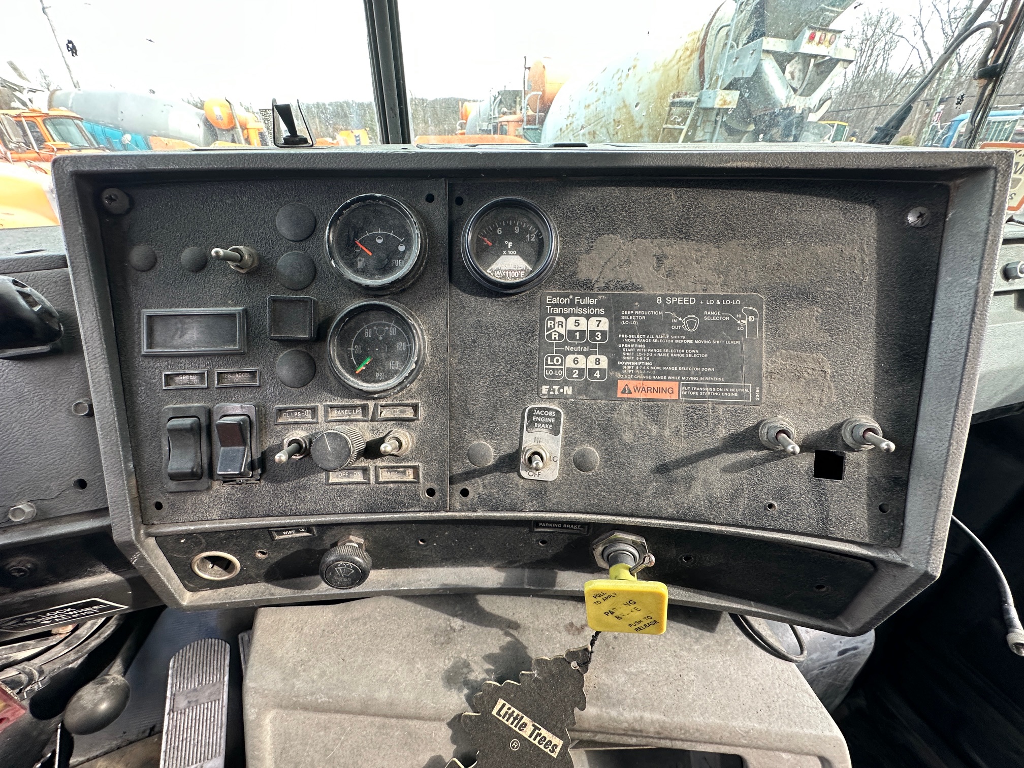 2001 MACK DM690SX - Image 25