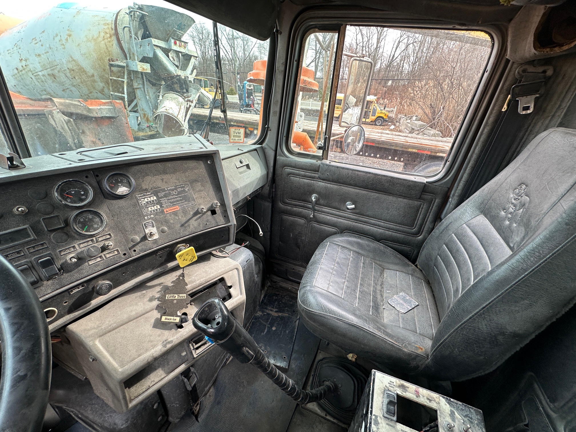 2001 MACK DM690SX - Image 26